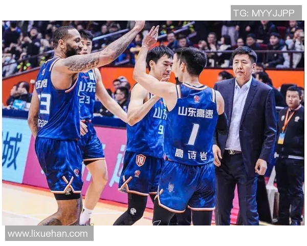 中国男篮迎战希腊队全力以赴争取胜利展现团队精神与实力